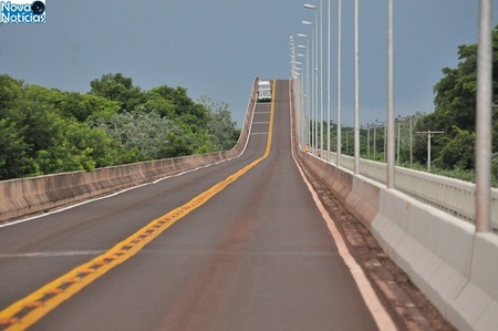 Left or right ponte rio paraguai11