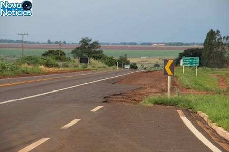 Left or right quemuel volta a cobrar sinaliza o em frente ao frigor fico jbs foto jornal da nova