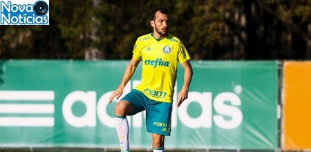 Left or right o zagueiro edu dracena durante treino do palmeiras 1474052448048 615x300
