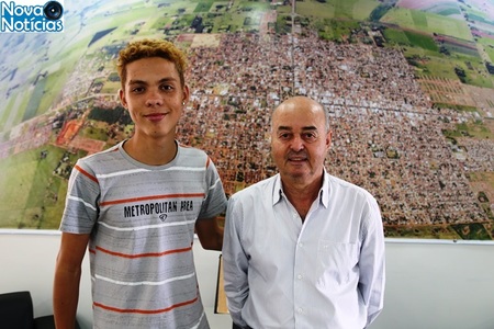 Left or right aluno e prefeito