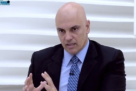Left or right alexandre de moraes
