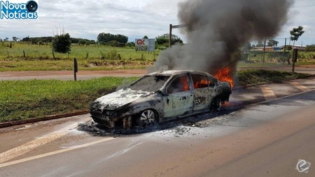 Left or right carro incendiado pc de souza