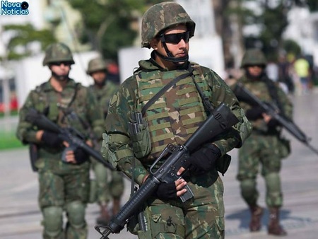 Left or right militares