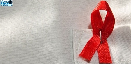 Left or right midia indoor ciencia e saude internacional aids hiv virus doenca cura vacina campanha simbolo sexo relacao sexual abuso contagio medicina 1448975668631 615x300