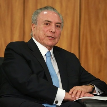 Left or right 23102017 o presidente do brasil michel temer durante cerimonia embaixadores no palacio do planalto em brasilia 1508953763537 v2 300x300