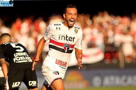 Left or right gazeta press foto 1097123