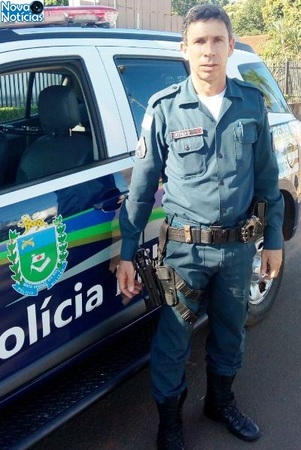 Left or right mathias policial de bataypor 