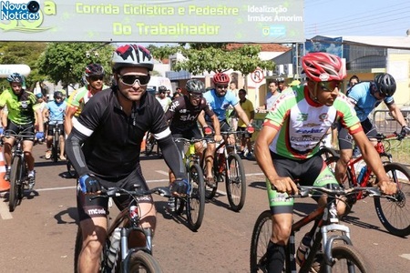 Left or right center corrida cicl stica