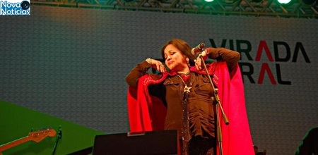 Left or right 20jun2015 show da cantora paraguaia perla no palco arouche durante a 11 edicao da virada cultural de sao paulo 1434852556844 v2 615x300