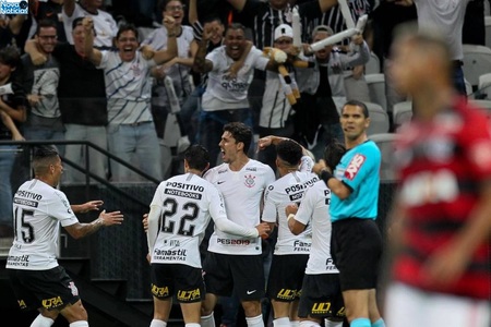 Left or right gazeta press foto 1156691 1024x6833