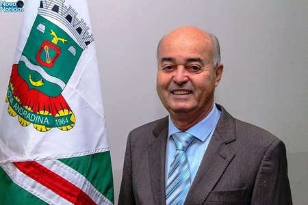 Left or right prefeito gilberto garcia