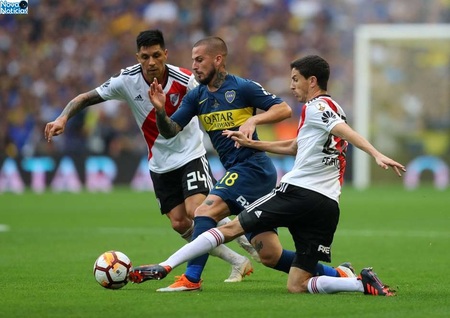 Left or right 2018 11 11t205847z2002736352rc1495219510rtrmadp3soccer libertadores boj riv