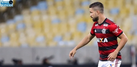 Left or right diego ginga diante da marcacao em jogo entre flamengo e gremio 1542846842492 615x300