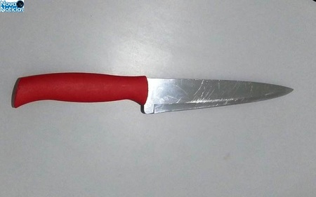 Left or right faca amandina di a23 do 0111