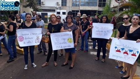 Left or right protesto professores por anular concurso 676x381