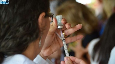 Left or right vacinacao gripe professores