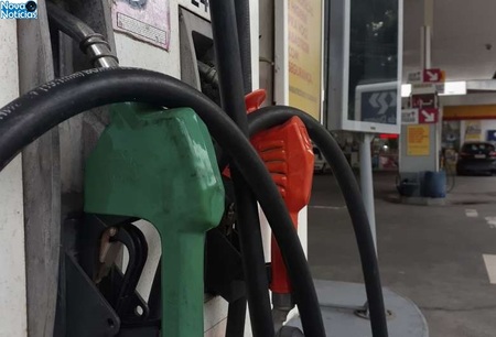 Left or right gasolina dourados news