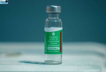 Left or right vacina de oxford astrazeneca 2701214147 1 1