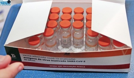 Left or right vacina covid 19 foto saul schramm 768x425 1 730x425