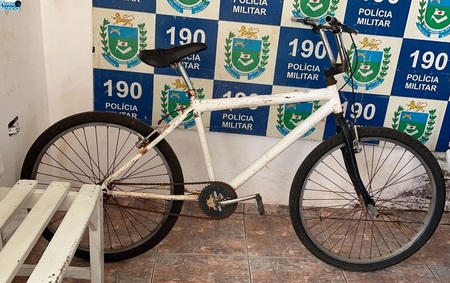 Left or right bicicleta furtada em nova dia 22 03