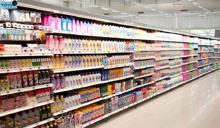 Left or right produtos limpeza de supermercado 730x425