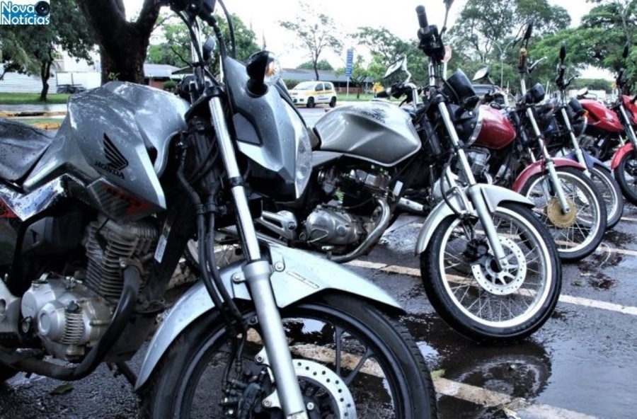 Left or right motocicletas 730x480