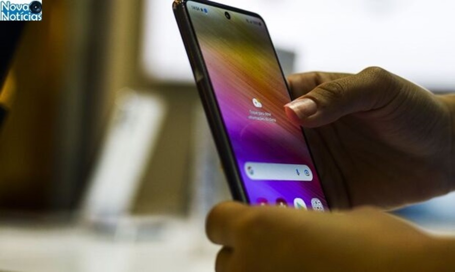 Left or right telefonia 5g mcajr abr 2907221134