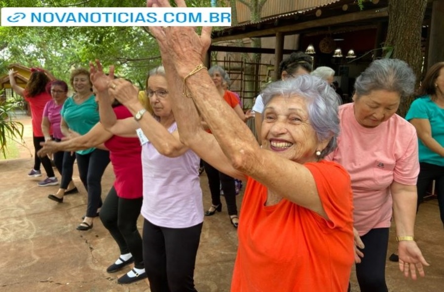Left or right funda o manoel de barros atende hoje 102 idosos e mais de 30 jovens dentro de projetos sociais foto bruno carvalho 730x480