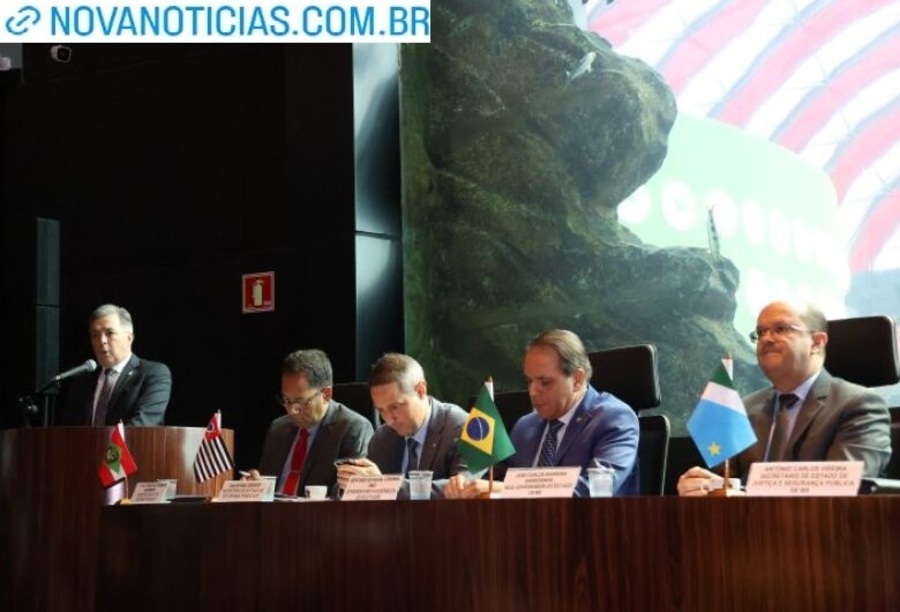 Left or right secretarios