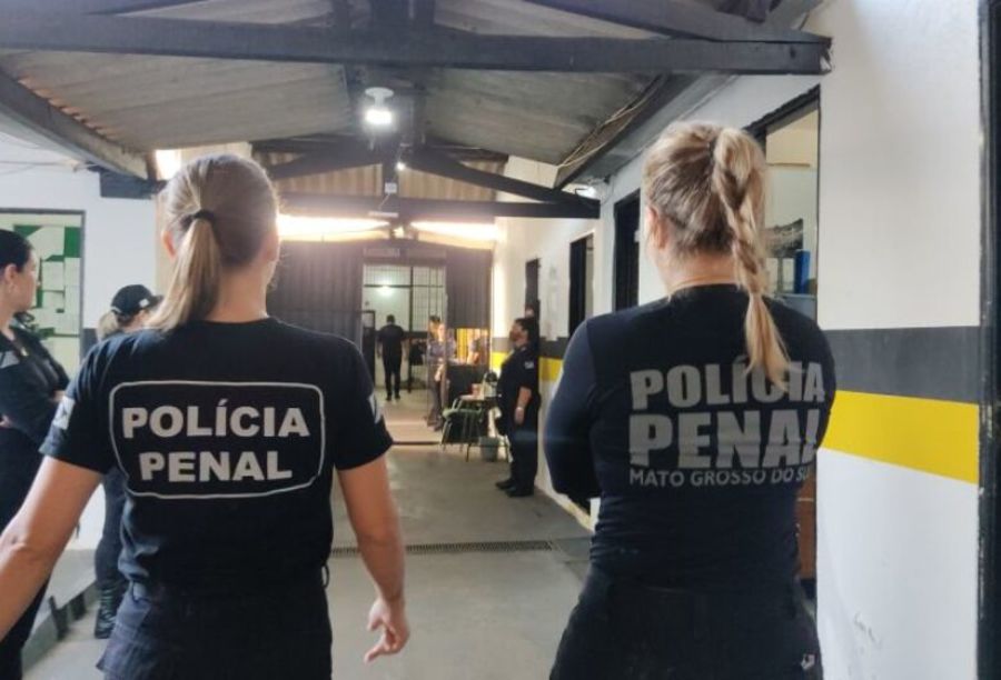 Left or right policial