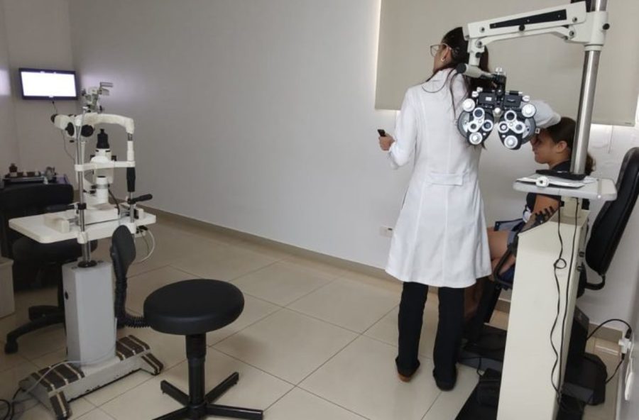 Left or right exames oftalmologicos para criancas e adolescentes da rede publica de educacao foto ses 730x480