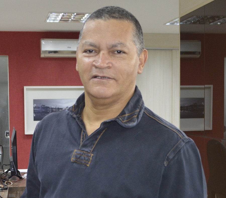 Left or right jorn. wilson aquino prof