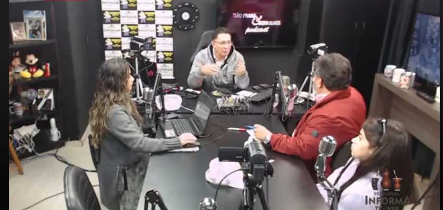 Left or right entrevista carlinhos