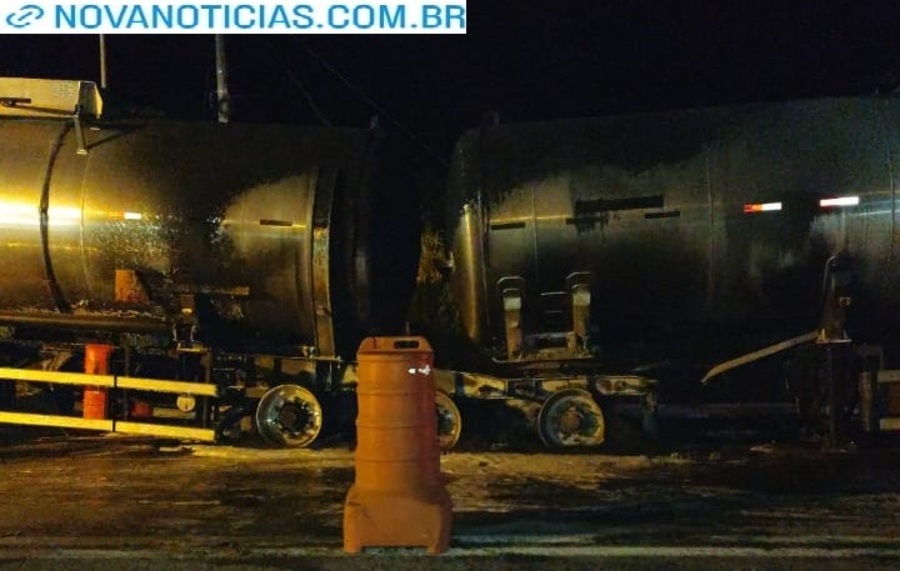 Left or right carreta 02 na ms 480 di a04 de junho