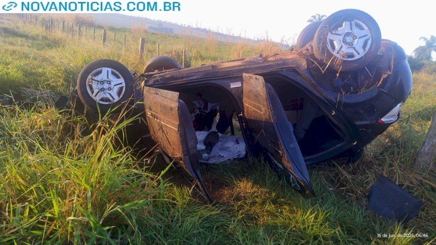 Left or right carro capotado na br 376 em ivinhem dia 16 de junho