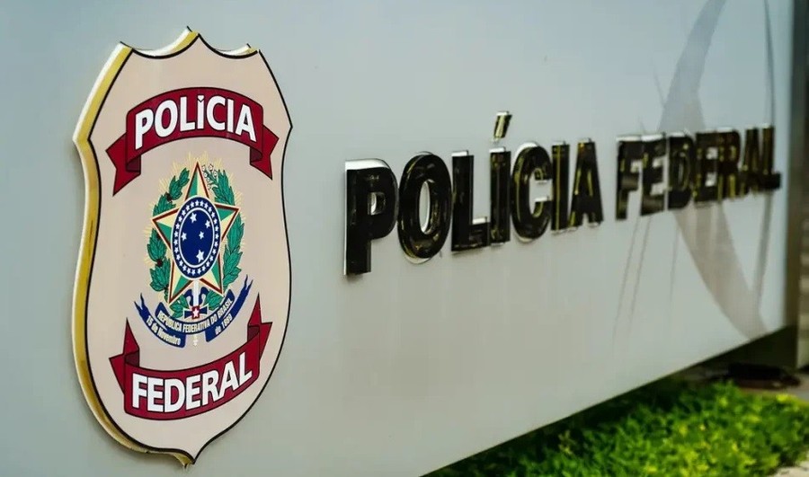 Left or right pf delegacia