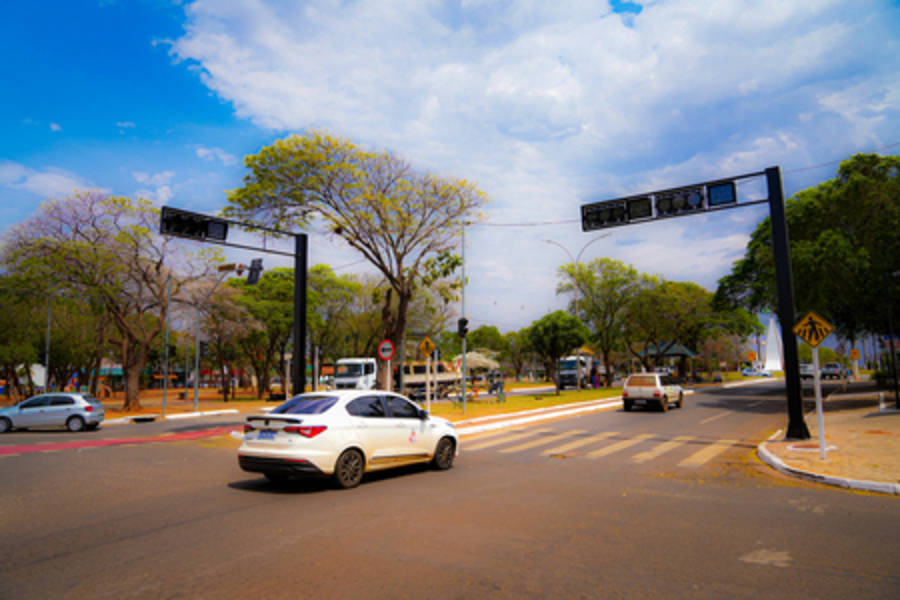 Left or right left or right novos sem foros.