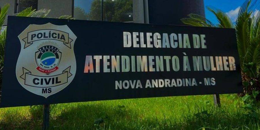 Left or right 71cf951b 3390 402d 9abd eab3356d5d7a e1719582798400