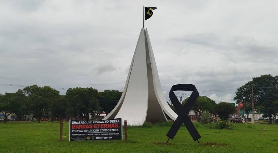 Left or right whatsapp image 2025 11 14 at 11.26.06