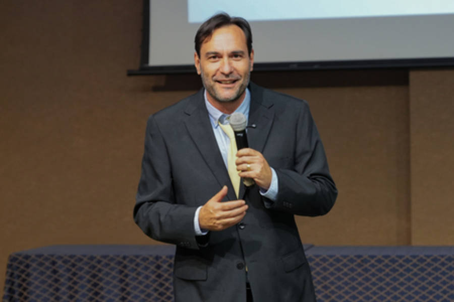 Left or right left or right prefeito dr.leandro 