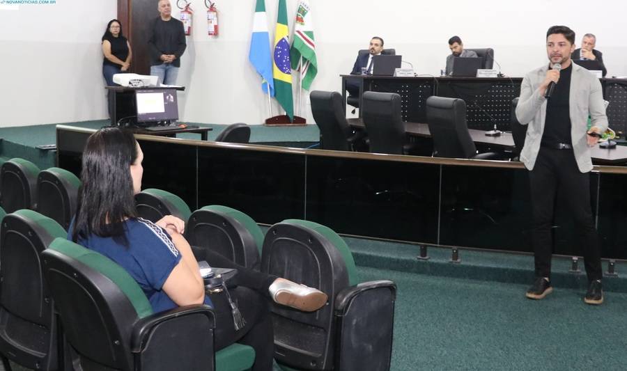 Left or right m dico thiago 