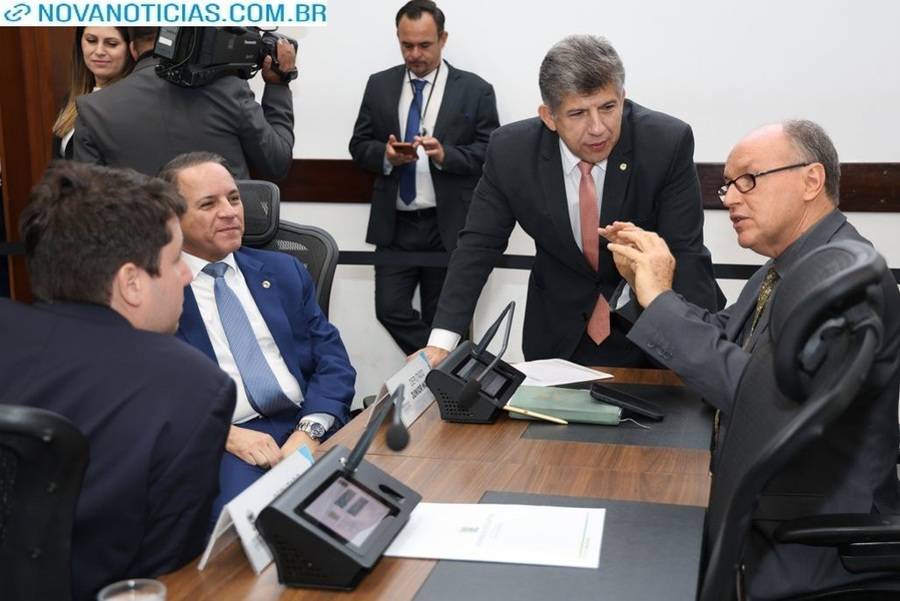 Left or right 2025 11 27 11 51 35 dbe984ad 3fbd 41a2 8c9b 4cb158caa295