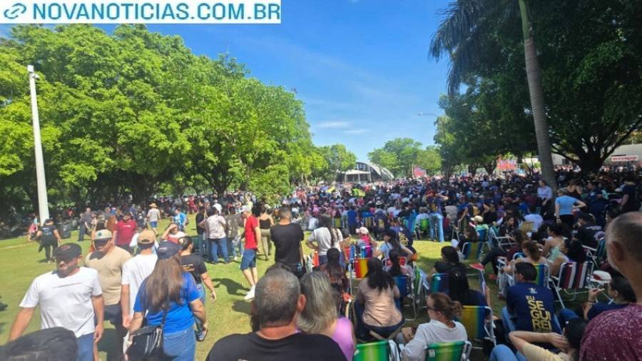 Left or right frei gilson reune milhares de fieis no santuario diocesano de vila sao pedro 17651212135457 thumb
