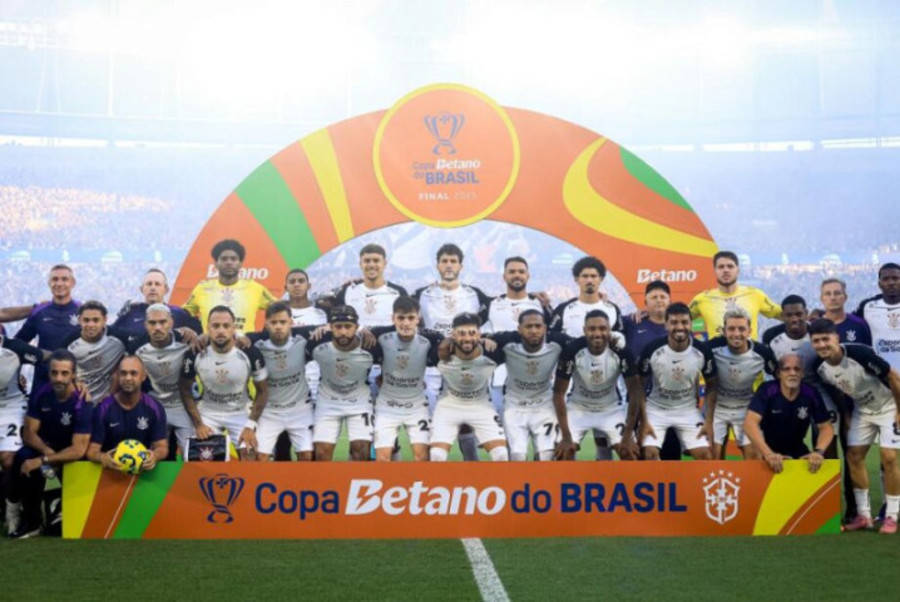 Left or right caixa bloqueia r 35 milhoes do corinthians e reacende debate sobre divida da arena 17677836563226 thumb