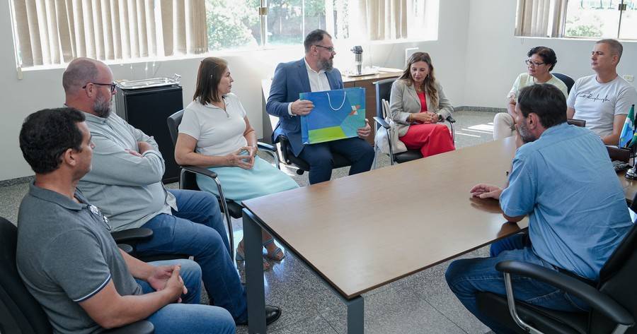 Left or right img 7721