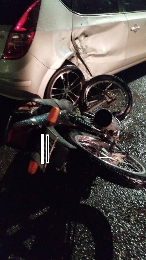 Left or right moto e carro no univerit rio em novva di a09 01