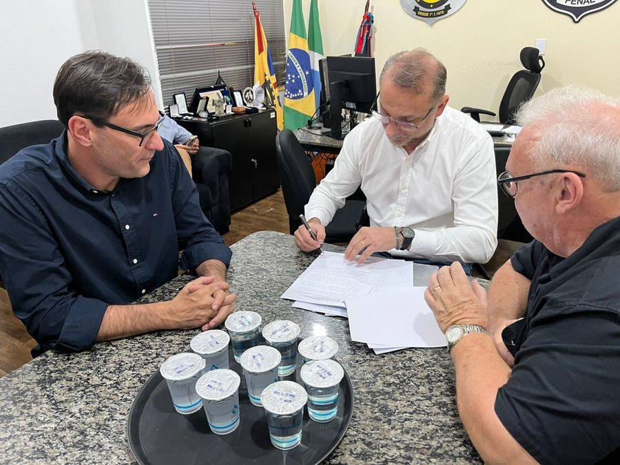 Left or right reuni o agepen2